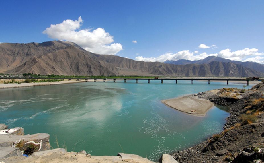 भारत को धोखे में रख कर चीन ने पेंगोंग त्सो पर बना दिया ब्रिज